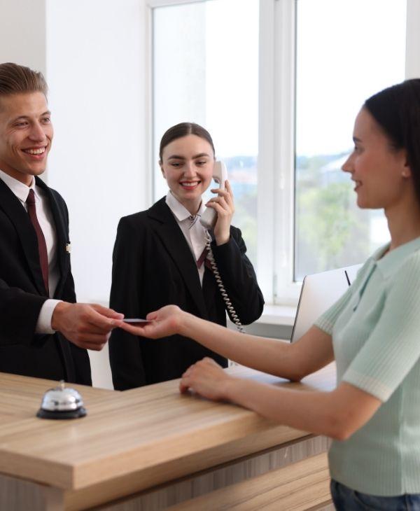 Profesyonel ve Güler Yüzlü Servis Anlayışı